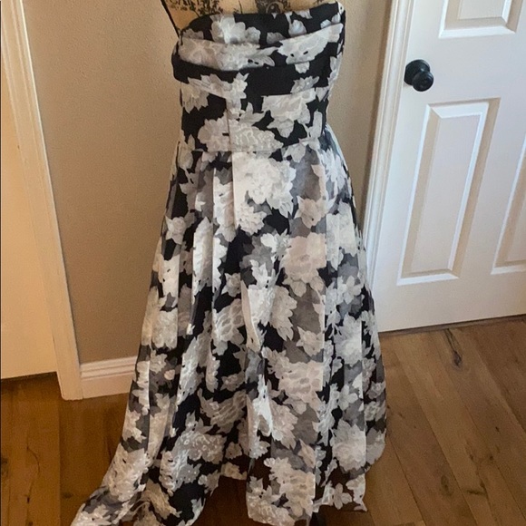 Betsy & Adam high low gown - Picture 6 of 7